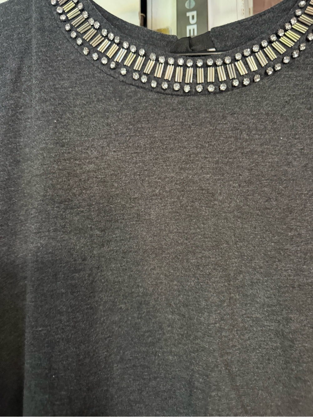 Simply Vera Vera Wang Charcoal Short-Sleeve Top with Jeweled Neckline. New - Picture 3 of 5